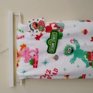 NWT Sesame Street Decorative Throw